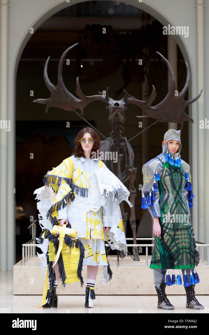 Tom Payne | Walking Dead Wiki | Fandom, image size:866x1390