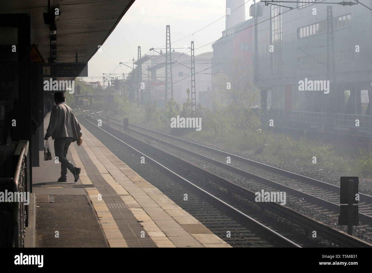 Storey rail hires stock photography and images Alamy