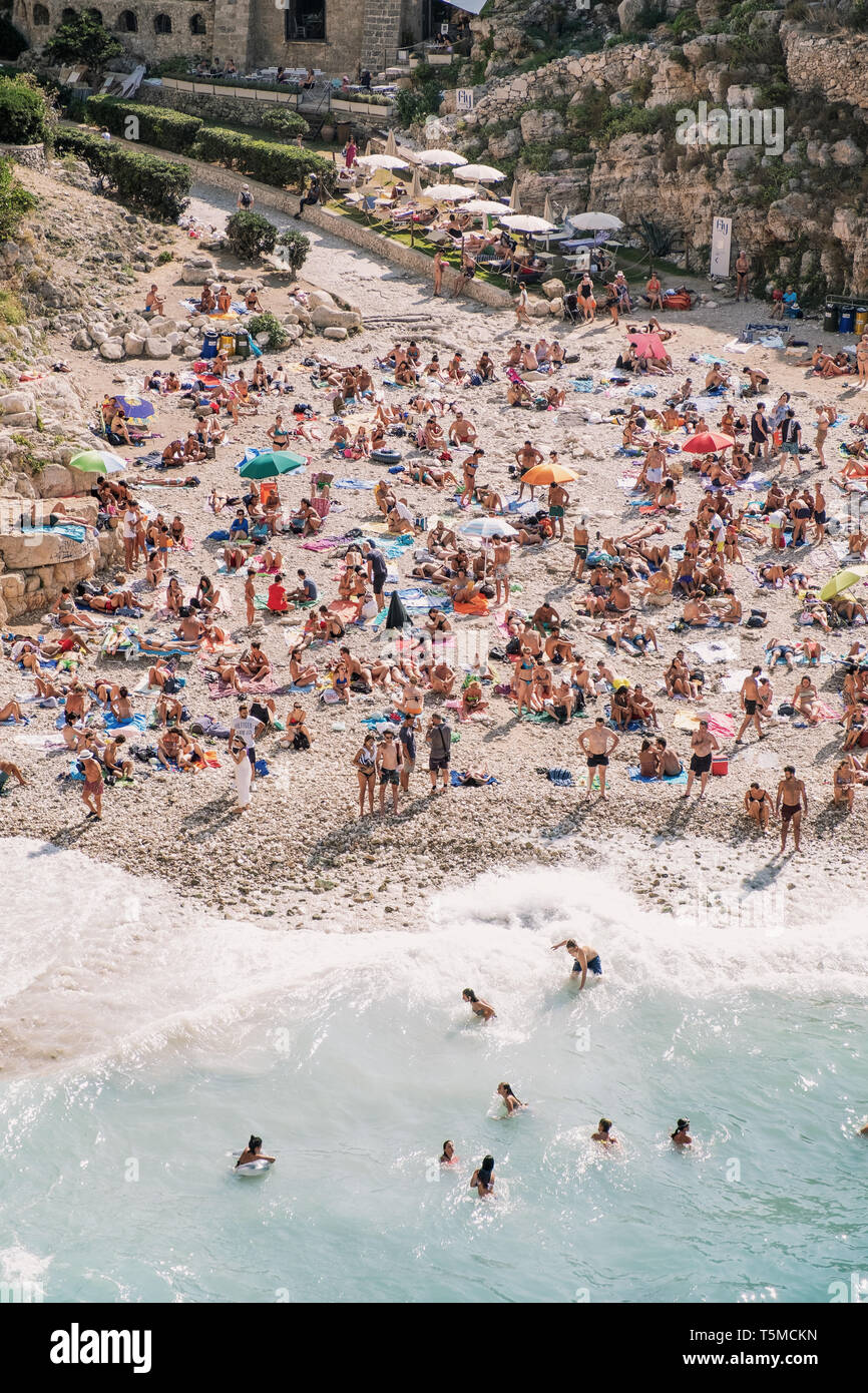 Group many crowded hi-res stock photography and images - Alamy
