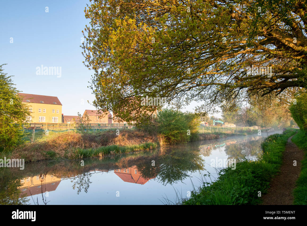 Oxford canal opposite the longford park building site. Banbury