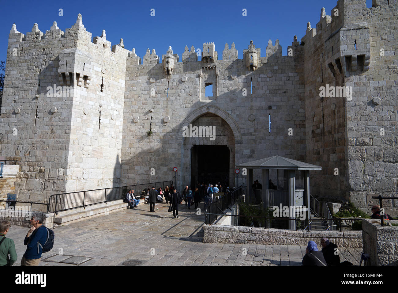 JERUSALEM - OLD CITY WALLS - JERUSALEM RAMPARTS AND OLD GATES - JERUSALEM OLD STONES AND PAVEMENT - JERUSALEM STREET - BATTLEMENTS - ISRAEL HISTORY - COLOR IMAGES © Frédéric BEAUMONT Stock Photo