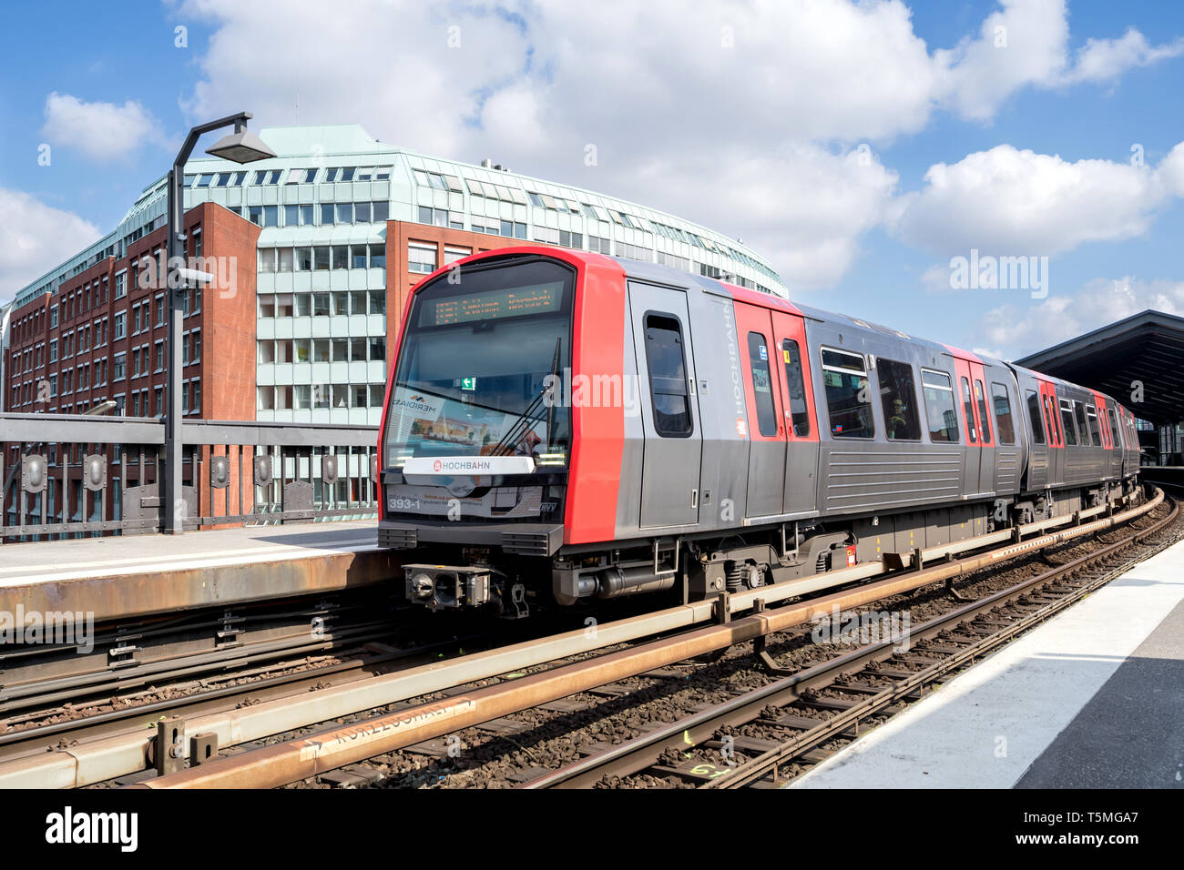 Above ground train station hi-res stock photography and images - Alamy