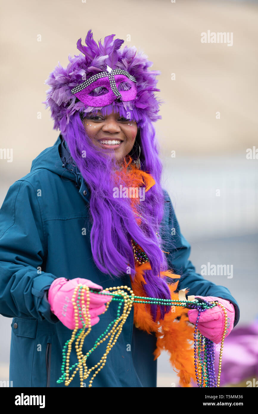 Purple wig hi-res stock photography and images - Alamy