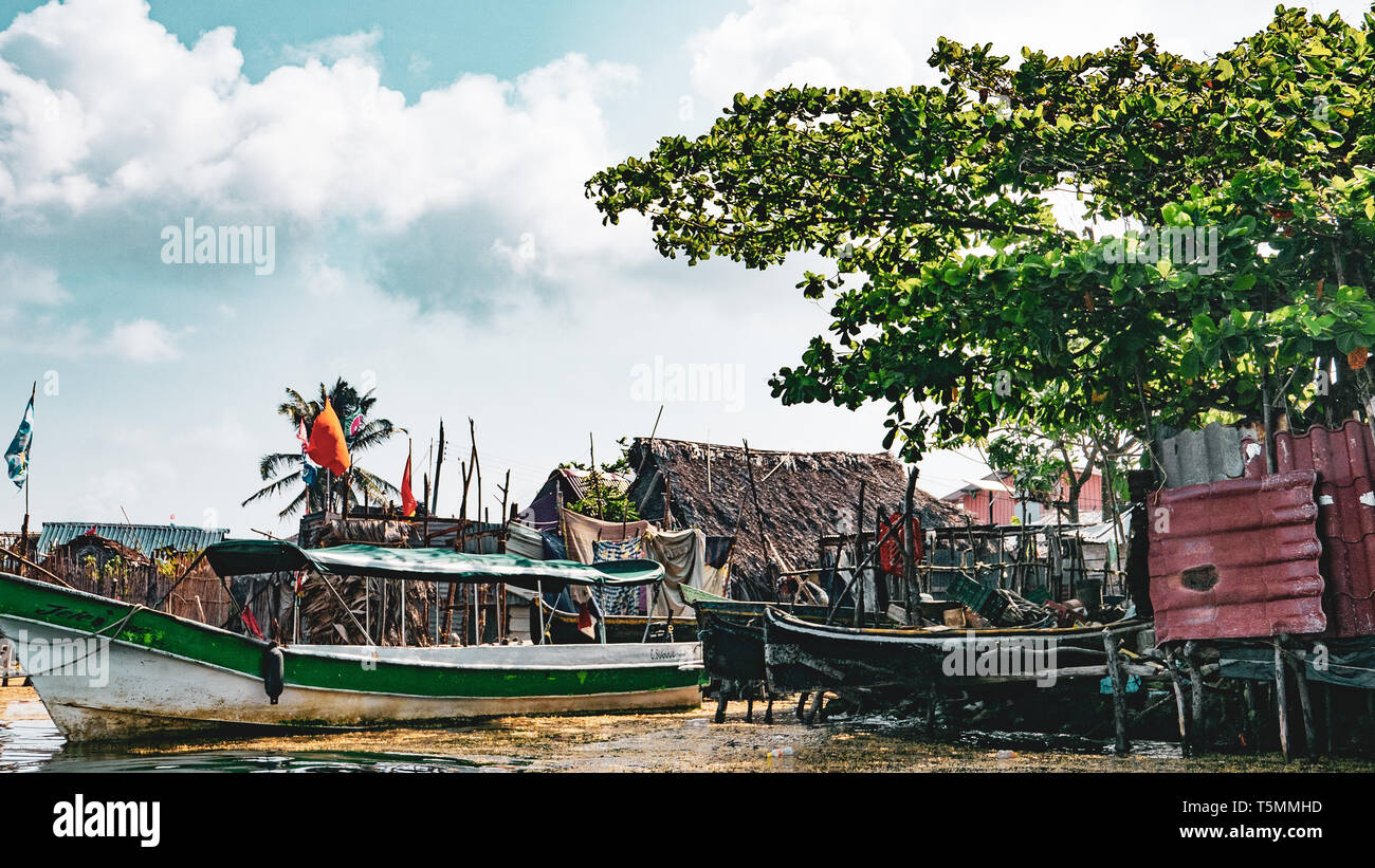 The island of Carti Sugtupu in the San Blas archipelago, Guna Yala, is densely populated by the Guna Indians and threatened by sea level rise Stock Photo