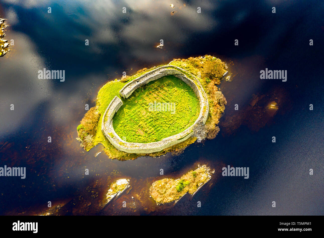 Dun aengus fort aerial hi-res stock photography and images - Alamy