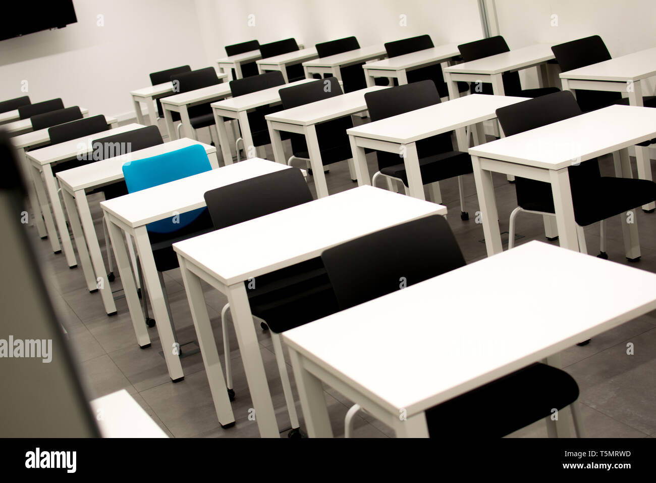 Office desks vacant hires stock photography and images Alamy
