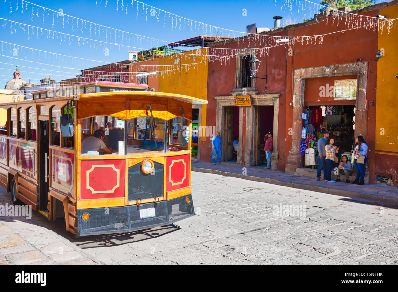 San Miguel de Allende, Mexico3 December, 2018 Tourist bus in historic