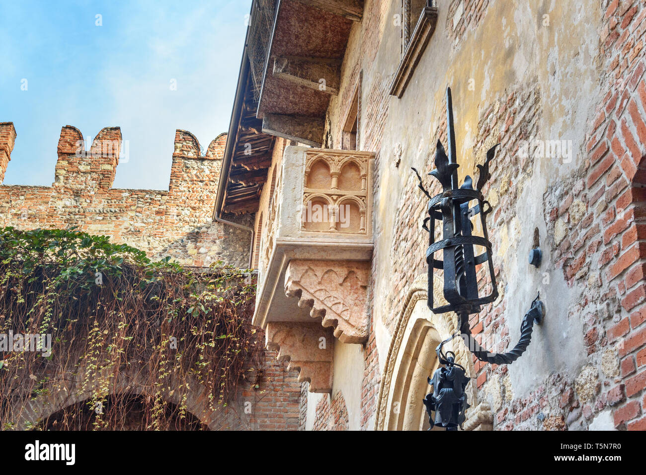 Balcony of Juliet in Juliet Capulet house in Verona. Italy Stock Photo
