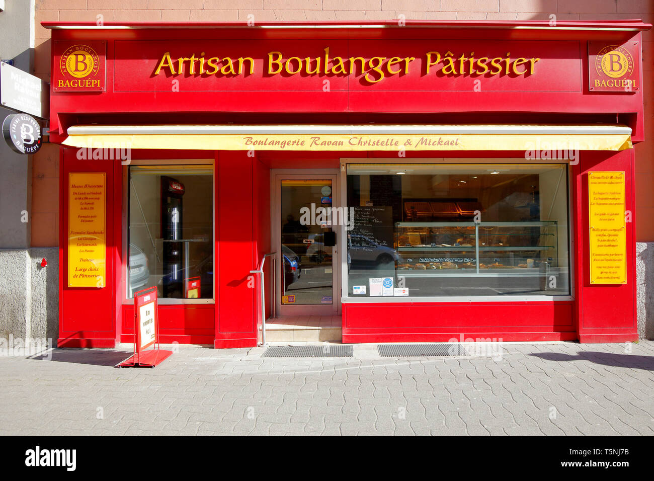 Boulangerie Ravau, 7 Rue de Lausanne, Strasbourg, France. exterior of a French bakery, and pastry shop. Stock Photo