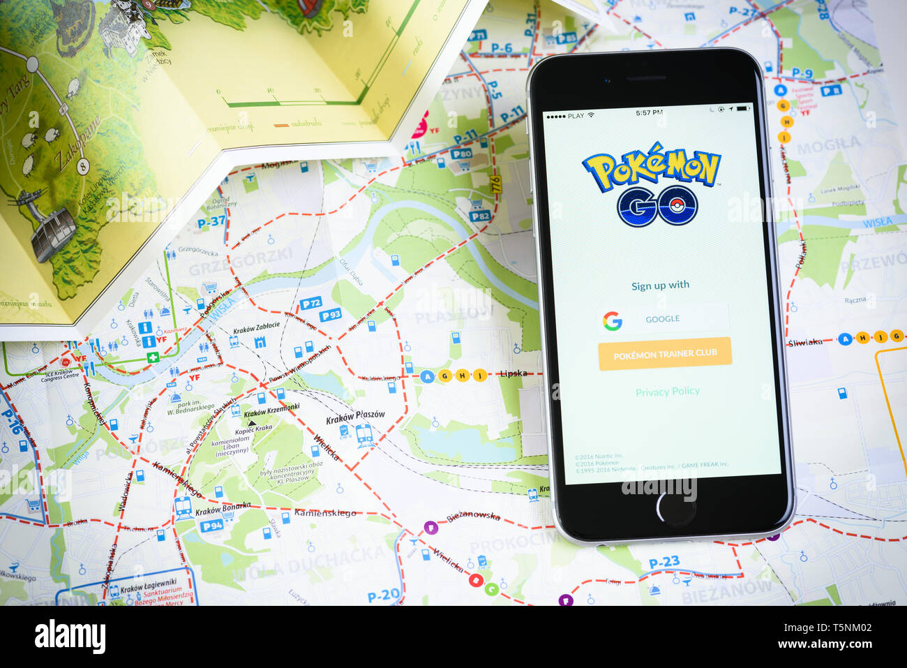 Tutorial: Make Pokemon Go like app using google maps for iOS in Swift 4, by Chaudhry Talha 🇵🇸