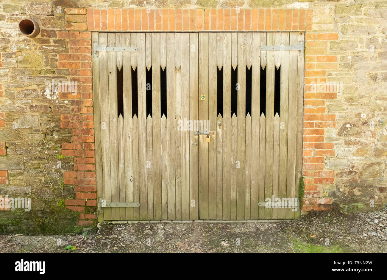 Closed door double doors hi-res stock photography and images - Alamy