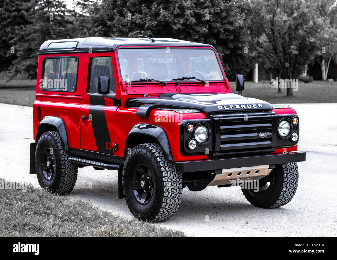 Classic land rover defender hi-res stock photography and images - Alamy