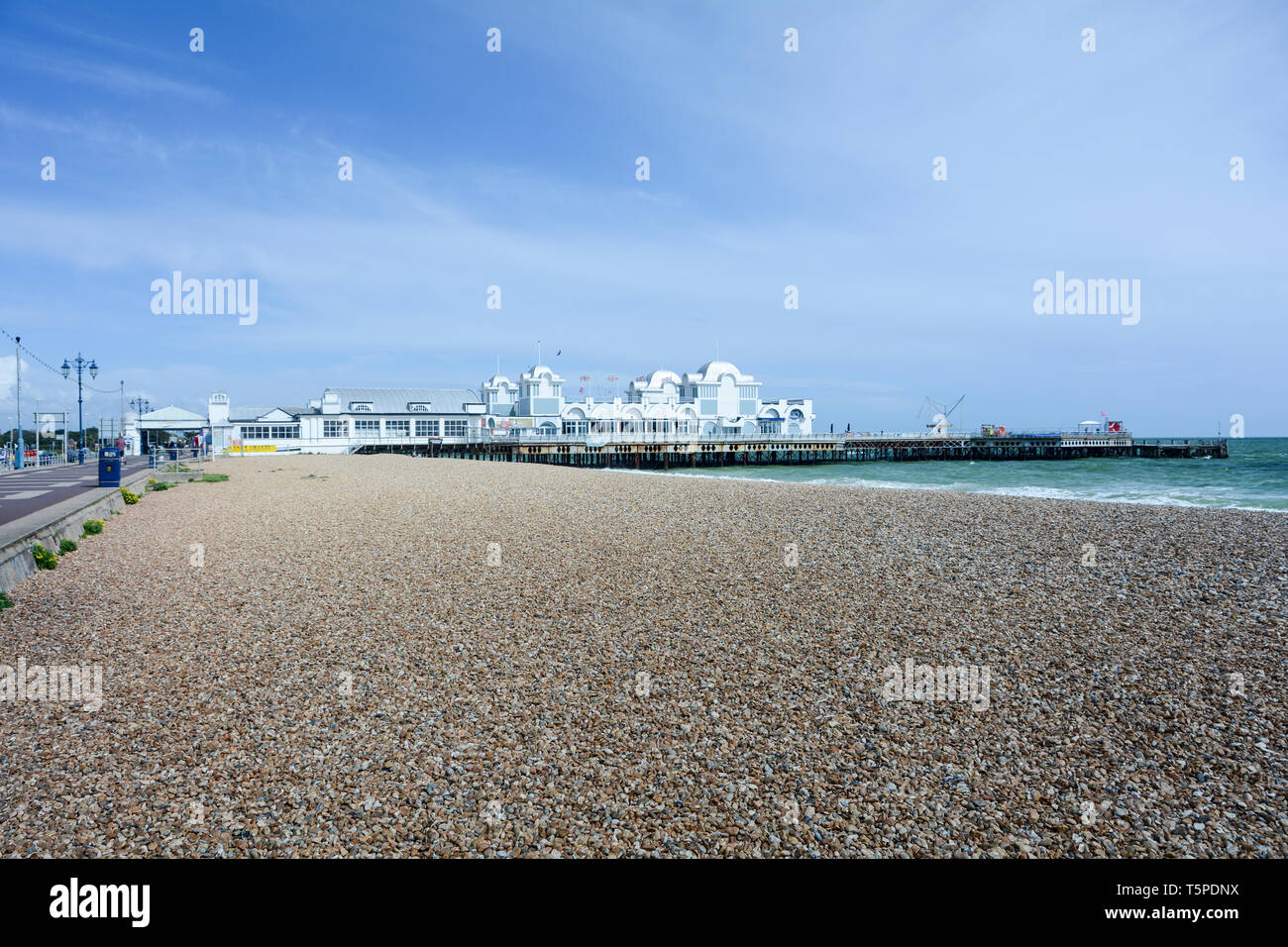 A long expanse of shingle beach next to South Parade Pier, Southsea, Hampshire, England, UK Stock Photo