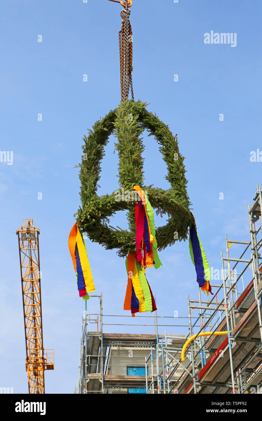 roofing ceremony with wreath Stock Photo Alamy