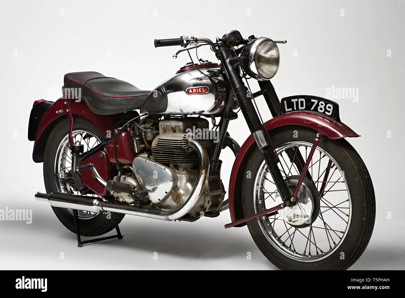 Moto d'epoca Ariel Square Four Mk1  Marca: Ariel modello: Square Four Mk1 nazione: Regno Unito - Birmingha anno: 1950 condizioni: conser Stock Photo