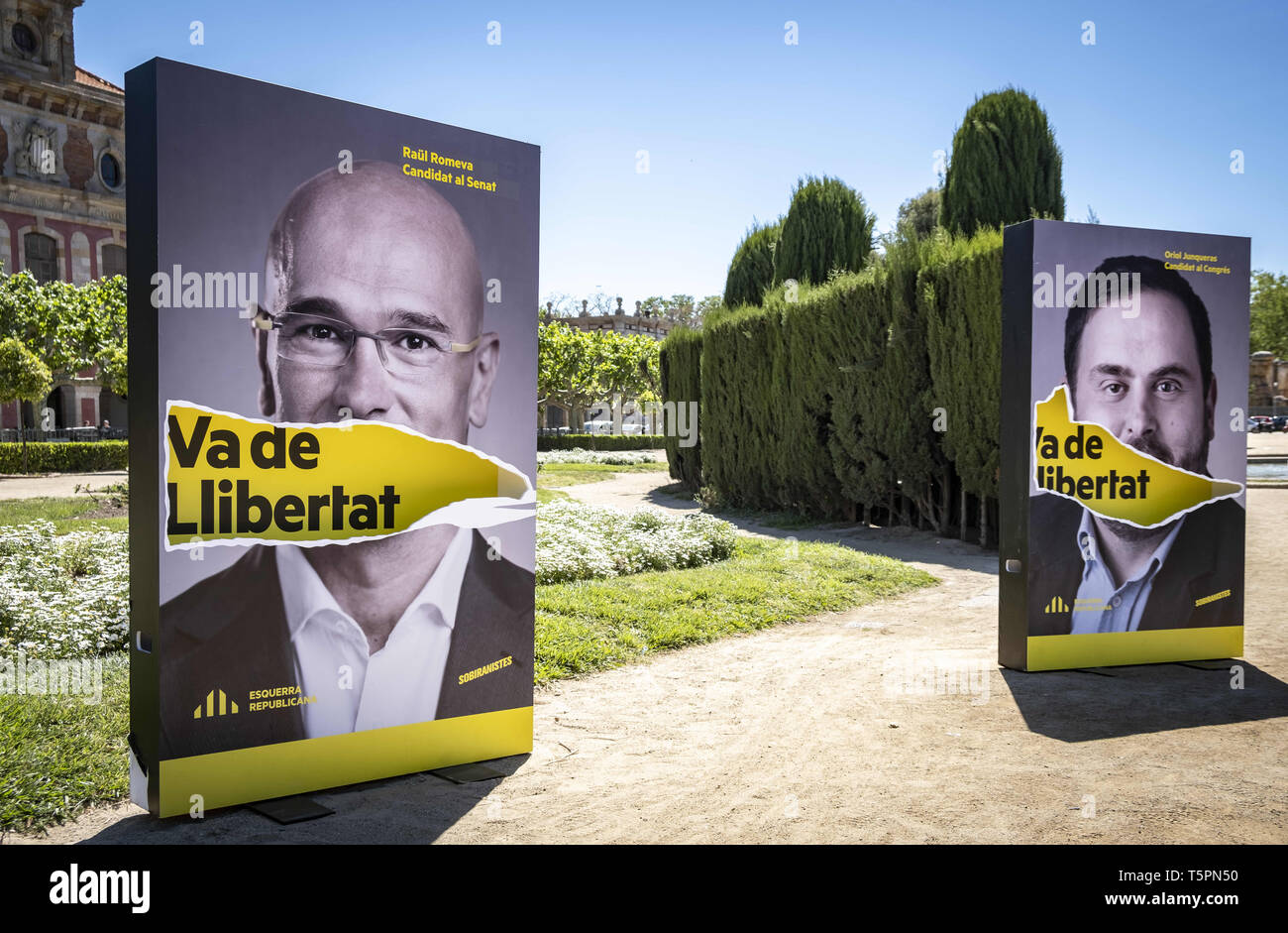 Barcelona, Catalonia, Spain. 26th Apr, 2019. Portraits of Raul Romeva and Oriol Junqueras both politicians in prison seen during the electoral campaign.The political formation Esquerra Republicana (ERC) reaffirms its candidacy on the last day of the electoral campaign. The Spaniards are summoned to the polls on April 28, where the most voted party will allow its leader to form a government. Credit: ZUMA Press, Inc./Alamy Live News Stock Photo