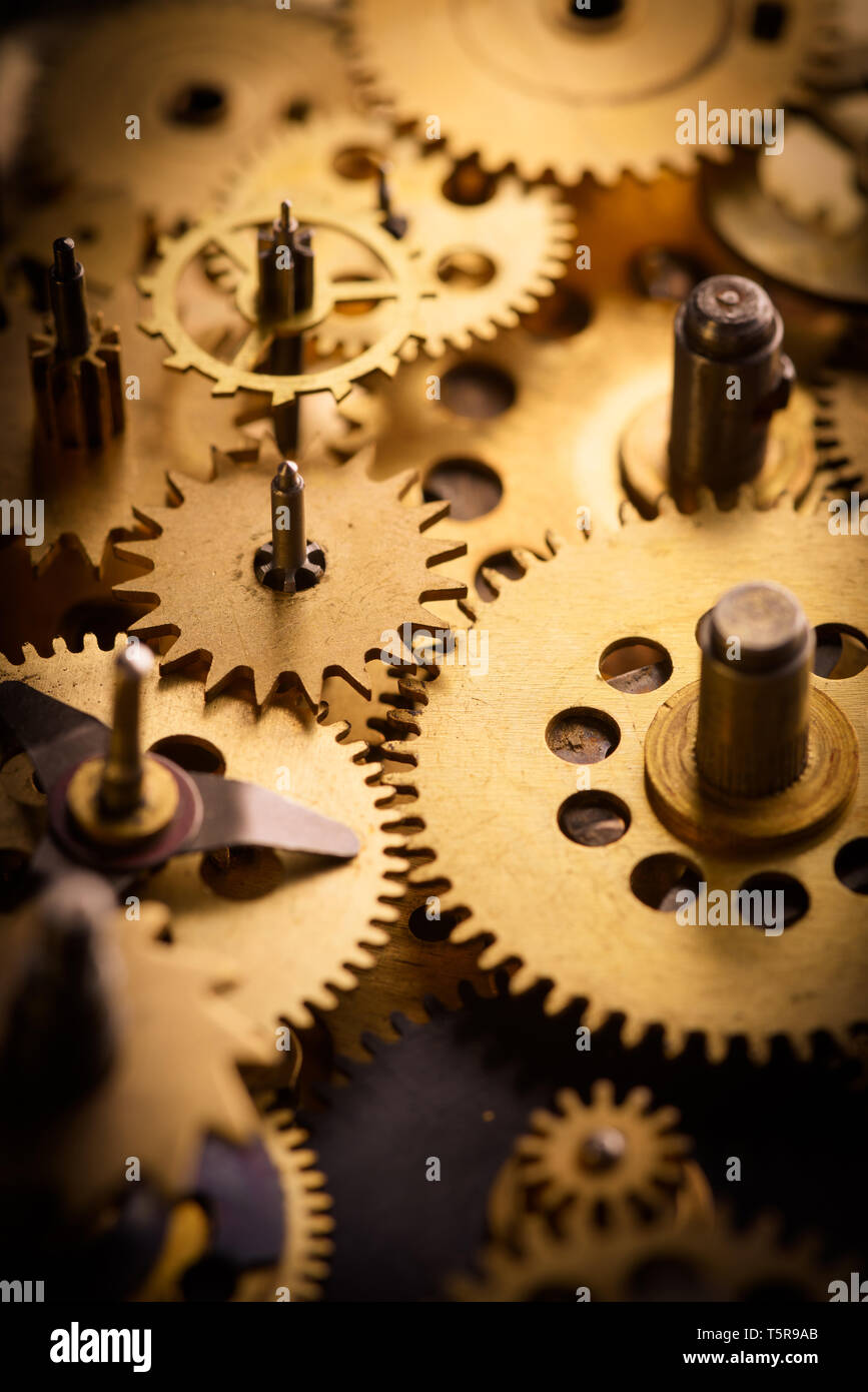 Clock gears and brass hires stock photography and images Alamy