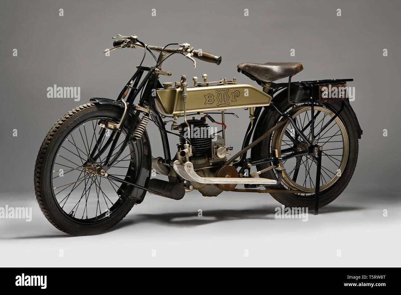 Moto d'epoca BMP Tipo Sport.   Marca: 			Soc. Brevetti Malasagna Pinerolo modello: 		Tipo Sport nazione: 		Italia - Torino	 anno: 			1921 condizioni:  Stock Photo