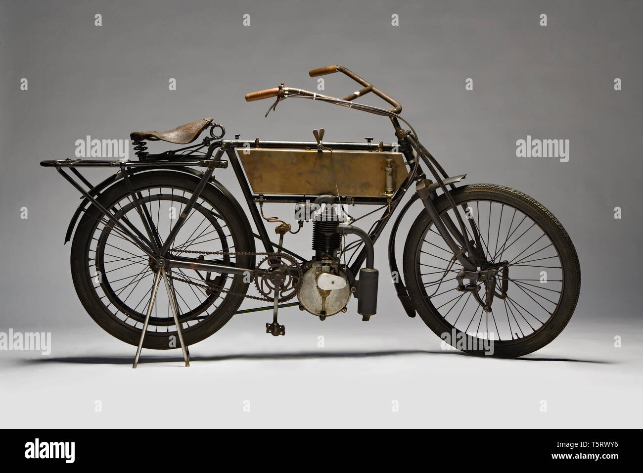 Moto d'epoca Zedel - Frera 3 Hp  Marca: Zedel - Frera modello: 3 Hp nazione: Svizzera - St. Aubin anno: 1903 condizioni: restaurata cili Stock Photo