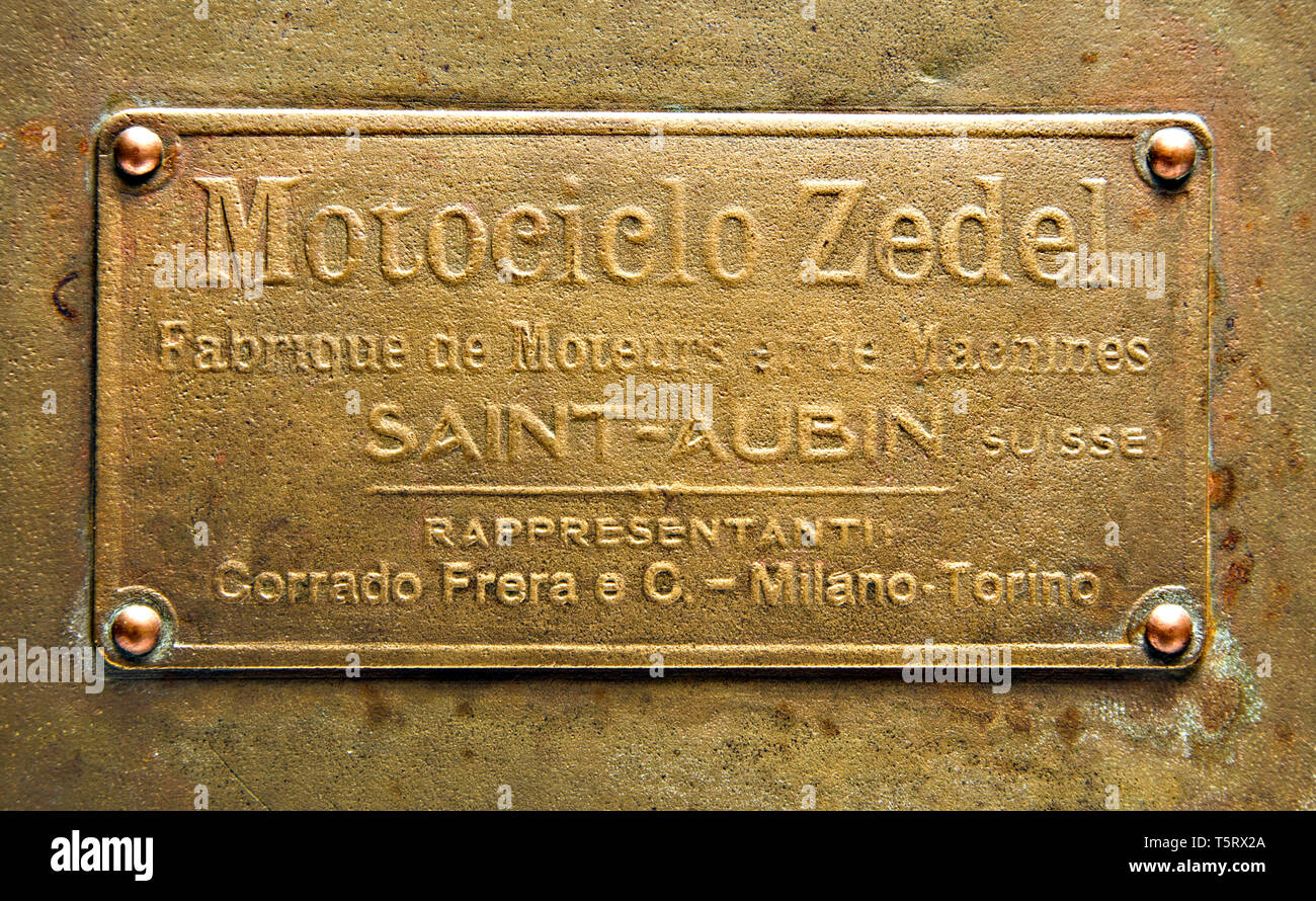 Moto d'epoca Zedel - Frera 3 Hp. Marchio.  Marca: Zedel - Frera modello: 3 Hp nazione: Svizzera - St. Aubin anno: 1903 condizioni: restau Stock Photo