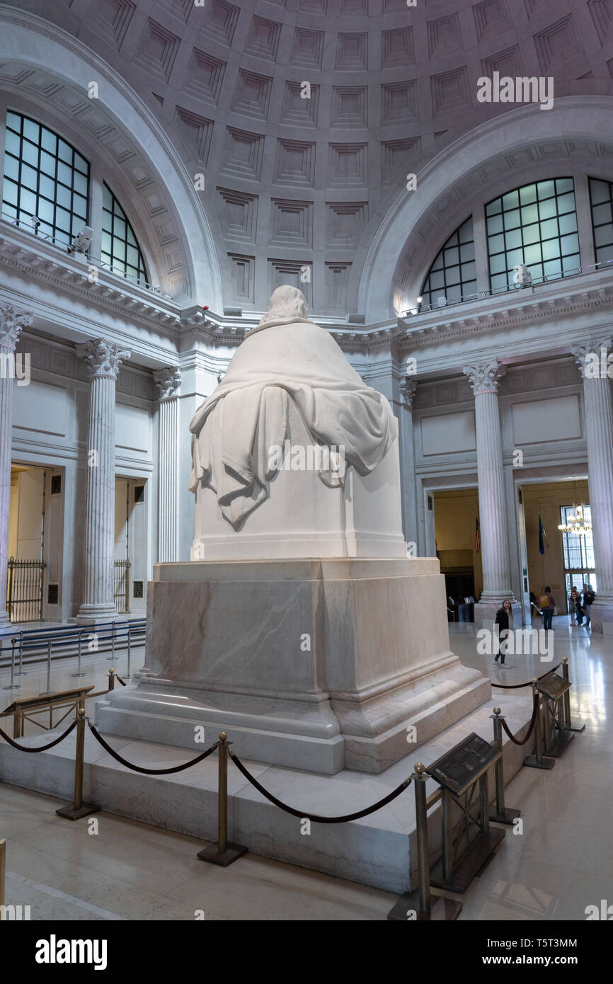 statue of  Ben Franklin at the Franklin Institute, a science museum in downtown Philadelphia Stock Photo