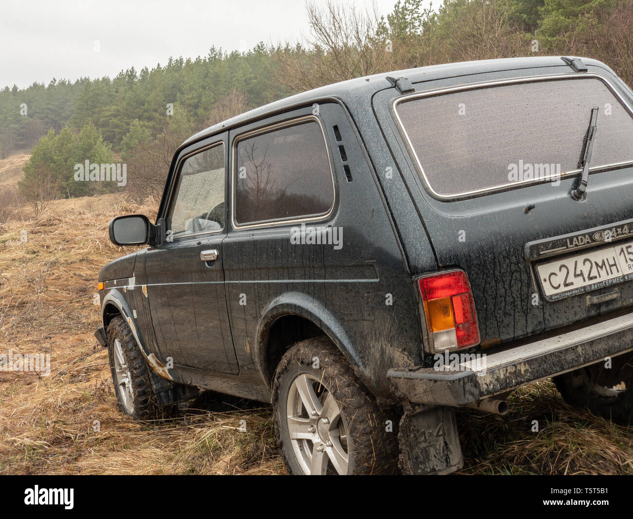 Moscow, Russia - December 25, 2018: Black Russian off-road car Lada Niva 4x4  (VAZ 2121 / 21214) parked on the field Stock Photo - Alamy