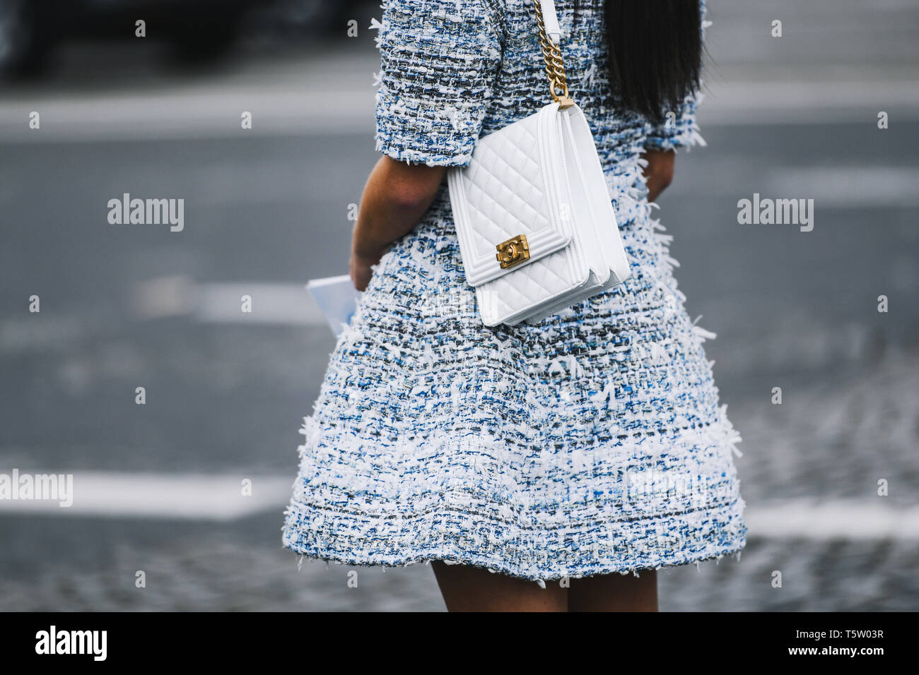 59,463 Chanel Bag Street Style Stock Photos, High-Res Pictures, and Images  - Getty Images