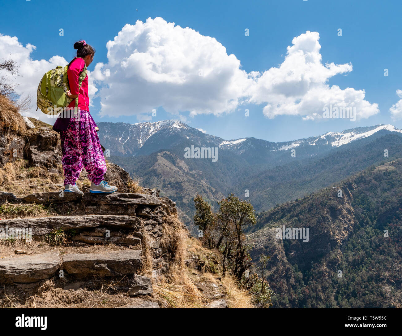 Walking on steep mountain paths above the Saryu Valley in the Himalayas of Uttarakhand in Northern India Stock Photo
