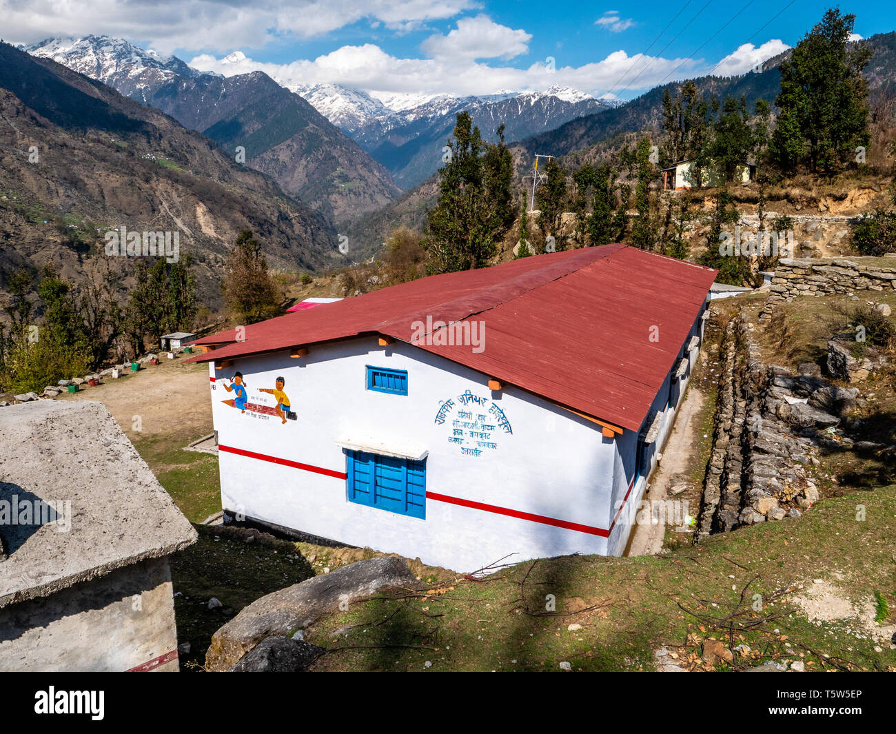 School in the Himalayan mountain village of Dhurr in the Pindar Valley of Uttarakhand Northrn India Stock Photo