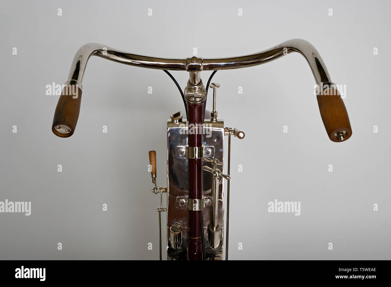 Moto d'epoca Auto - Fauteuil. Scooter. Marca: Societé de l'Auto - Fauteuil modello: Auto-Fauteuil nazione: Francia - Blois anno: 1908 condi Stock Photo