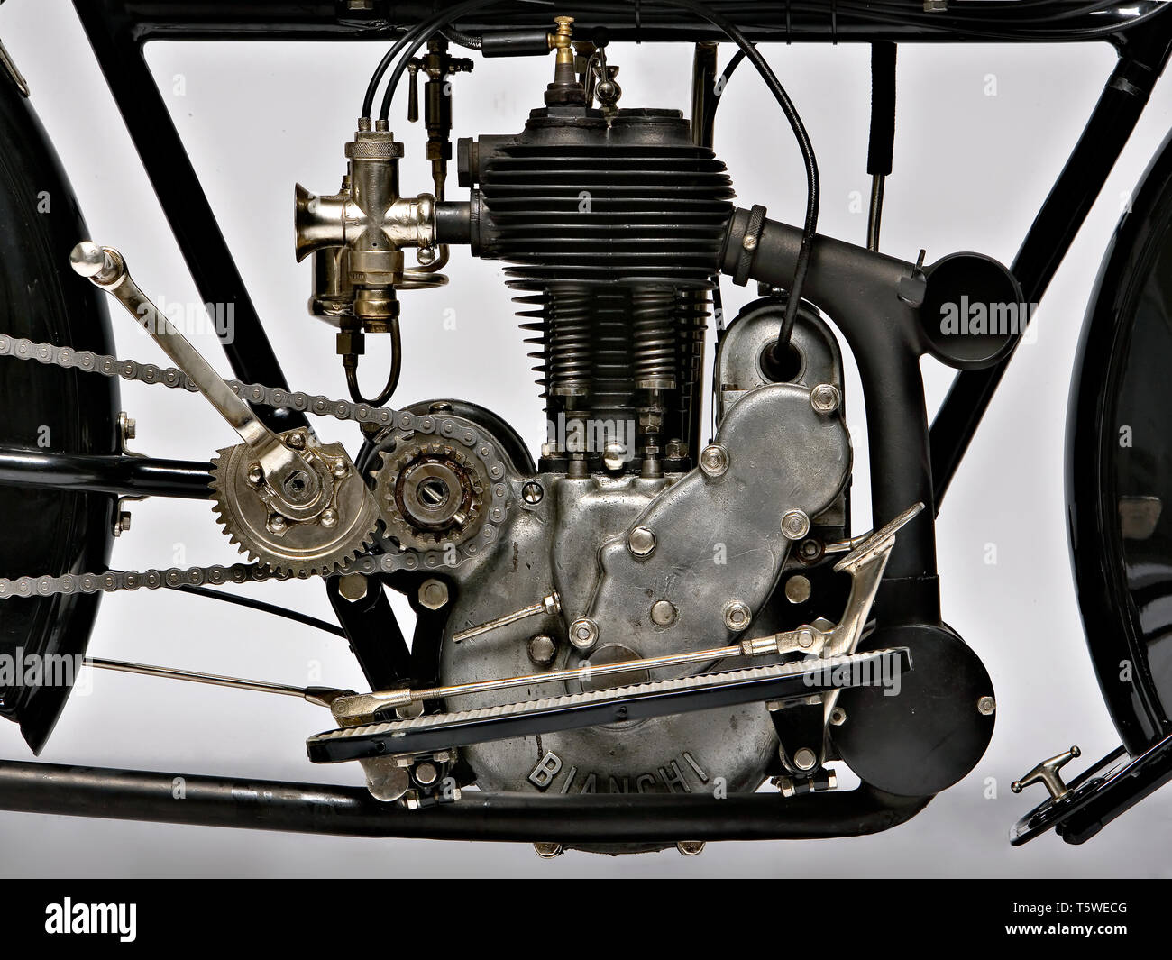 Moto d'epoca Bianchi C 75 A. Motore.  fabbrica: Bianchi modello: C 75 A  fabbricata in: Italia - Milano anno: 1914 condizioni: restaura Stock Photo
