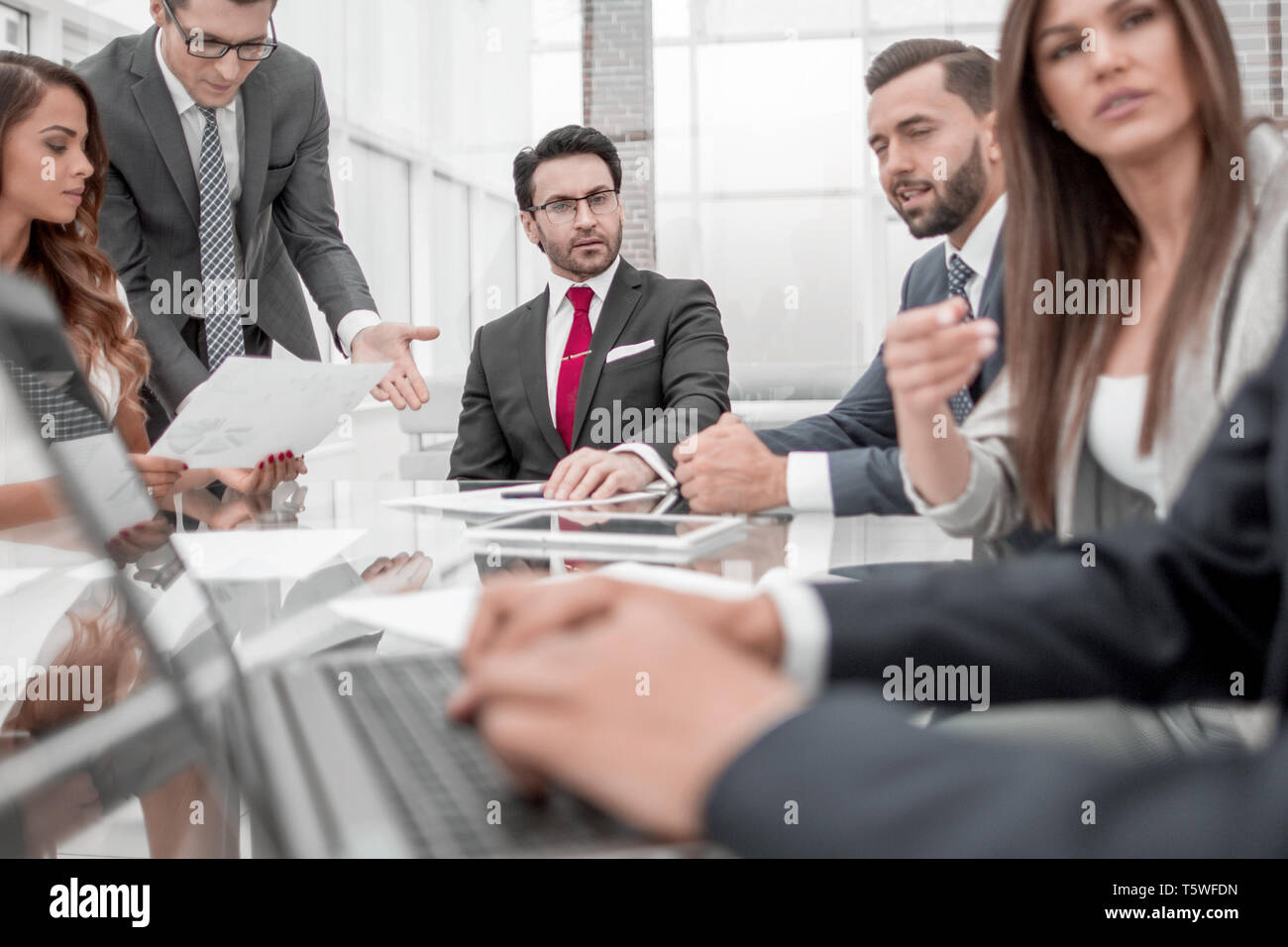 Board Of Directors Meeting Table Stock Photos & Board Of Directors