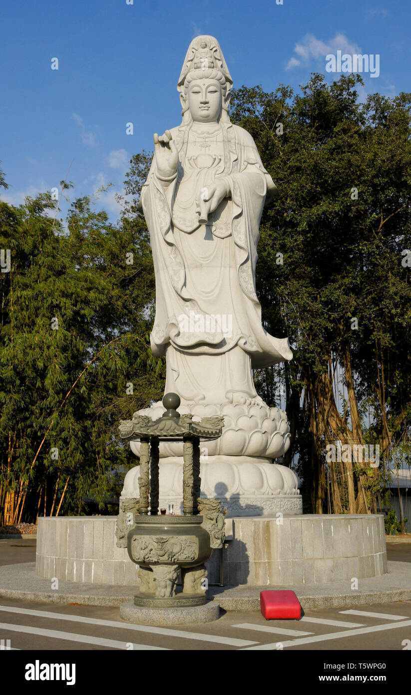 Statue of Kwan Yin (Guan Yin), Goddess of Mercy, Puh Toh Tze (Poh Toh