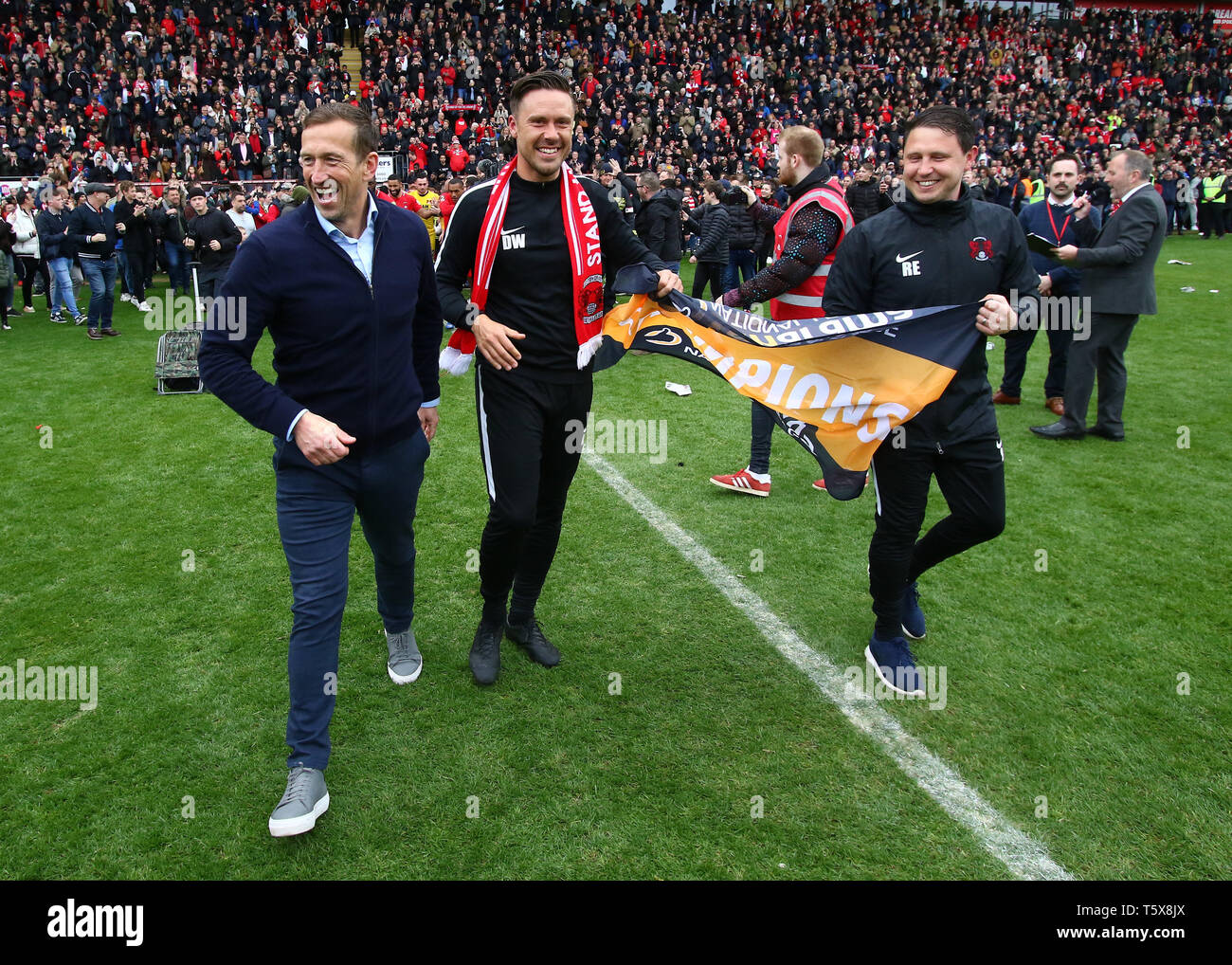 Leyton Orient Manager Justin Edinburgh Left And His Back
