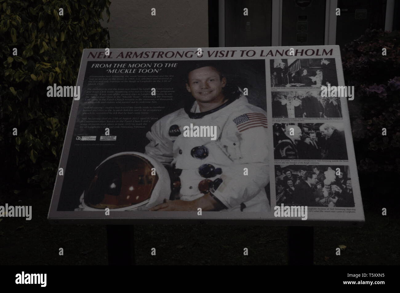 plaque to neil armstrong who visited Langholm, his ancestral home in 1972 Stock Photo