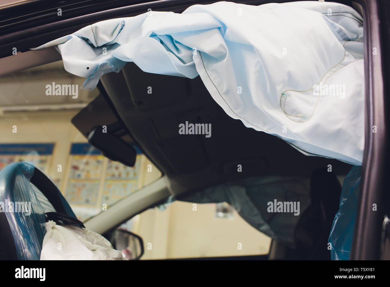 Inflated airbag hires stock photography and images Alamy