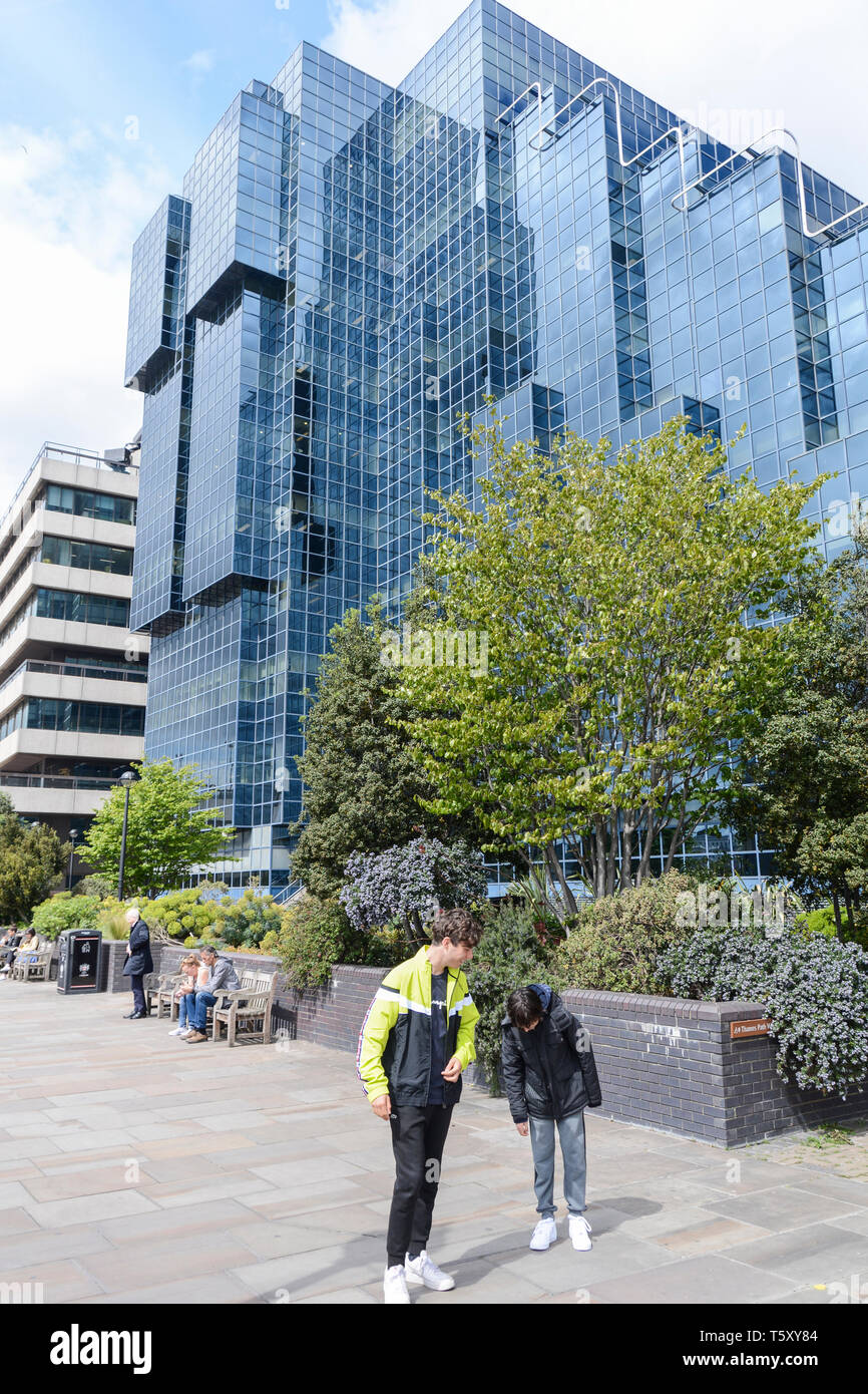 Exterior of the Express Newspaper Group's Northern & Shell Building, Lower Thames Street, London, EC3, UK Stock Photo