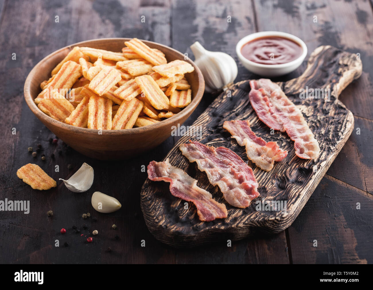 Board fried bacon rashers hi-res stock photography and images - Alamy
