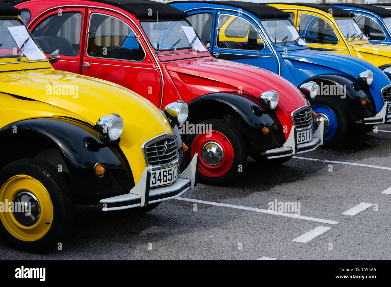 Classic Citreon 2CV motor cars for hire in Biarritz, southern France.  Credit: Gareth Llewelyn/17�Թ����� Stock Photo