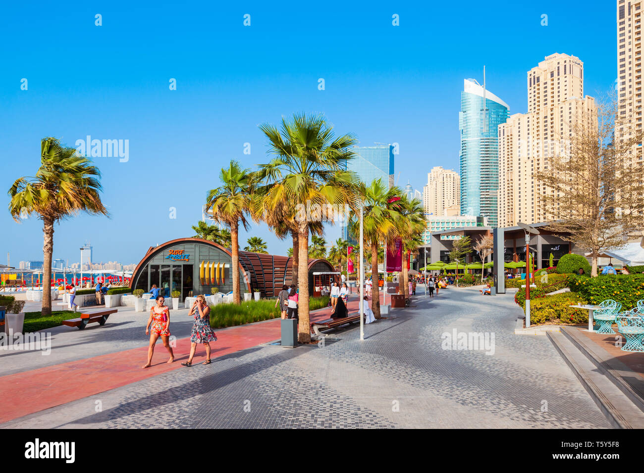 UAE, Dubai Marina. Jumeirah Beach water jet pack stunt flyers Stock Photo -  Alamy