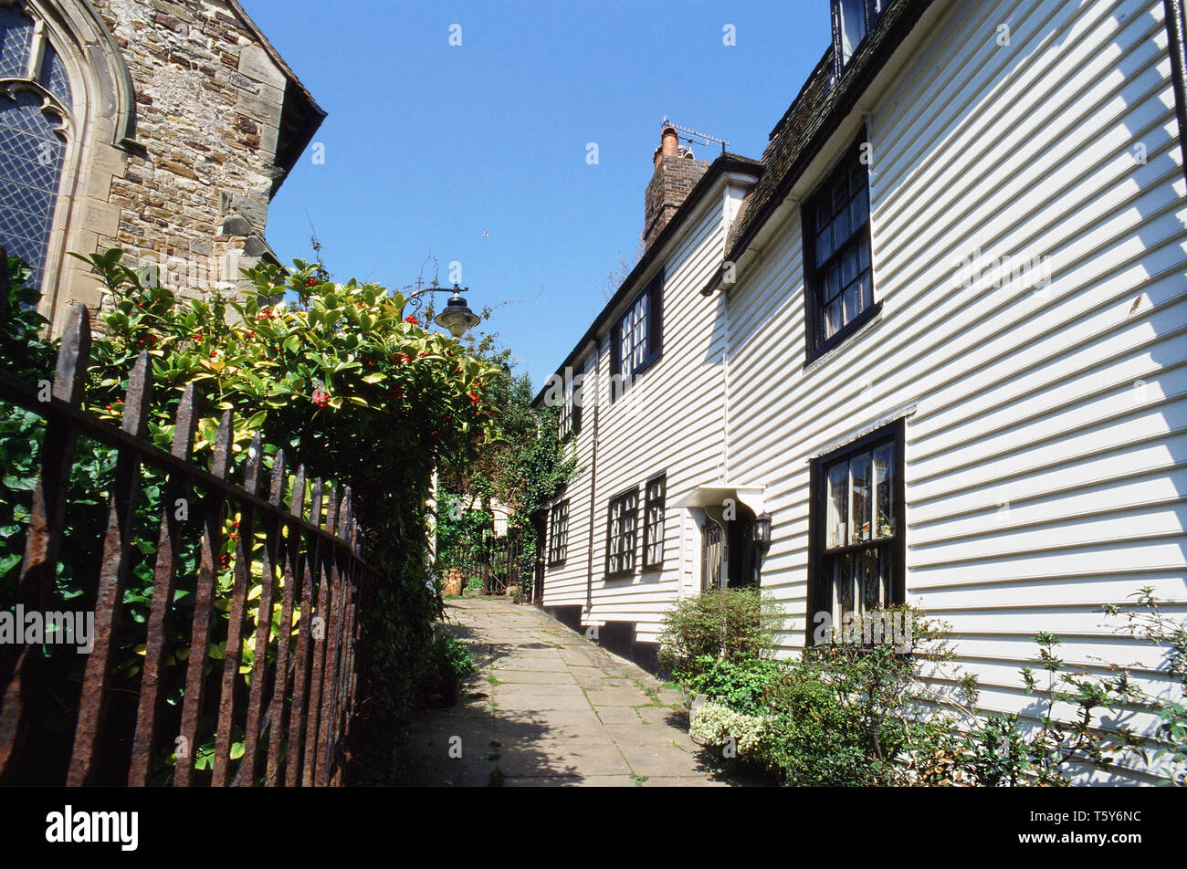 Old weatherboarded cottages on Church Passage in Hastings Old Town, East Sussex UK Stock Photo