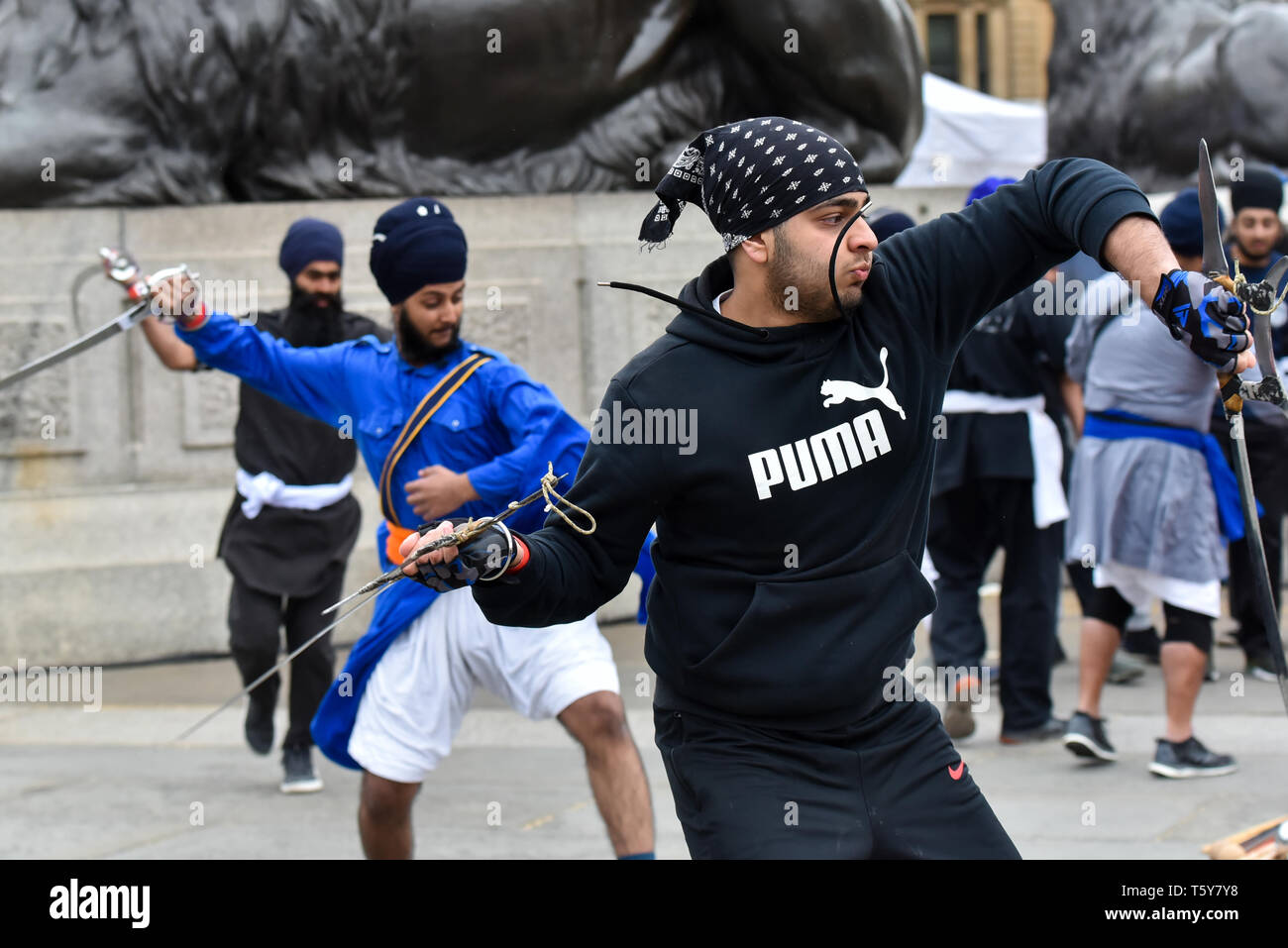 Trafalgar Square, London,UK. 27th April 2019.  The Sikh and Punjabi culture festival, Vaisakhi n Trafalgar Square. Credit: Matthew Chattle/Alamy Live News Stock Photo