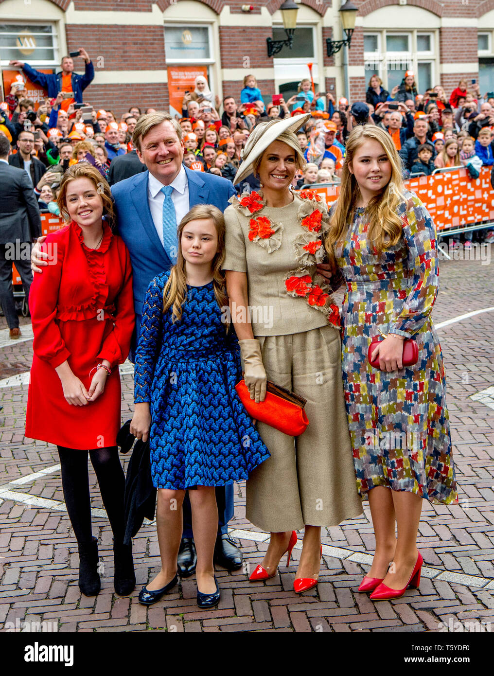 amersfoort-netherlands-27th-apr-2019-king-willem-alexander-queen-maxima-princess-amalia-princess-alexia-and-princess-ariane-of-the-netherlands-at-the-kingsday-celebration-in-amersfoort-27-april-2019-credit-patrick-van-katwijk-dpaalamy-live-news-T5YDF0.jpg