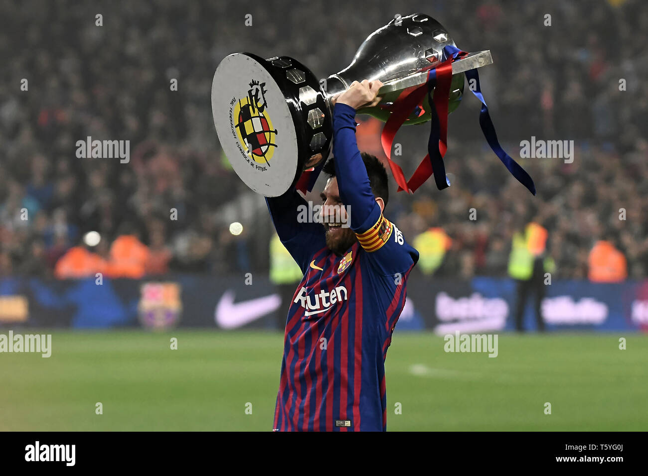 Barcelona 27 04 2019 Laliga 2018 2019 Date 35 Barcelona Levante Lionel Messi Of Fc Barcelona Received The Laliga Cup Champion During The Match Barcelona Levante Stock Photo Alamy