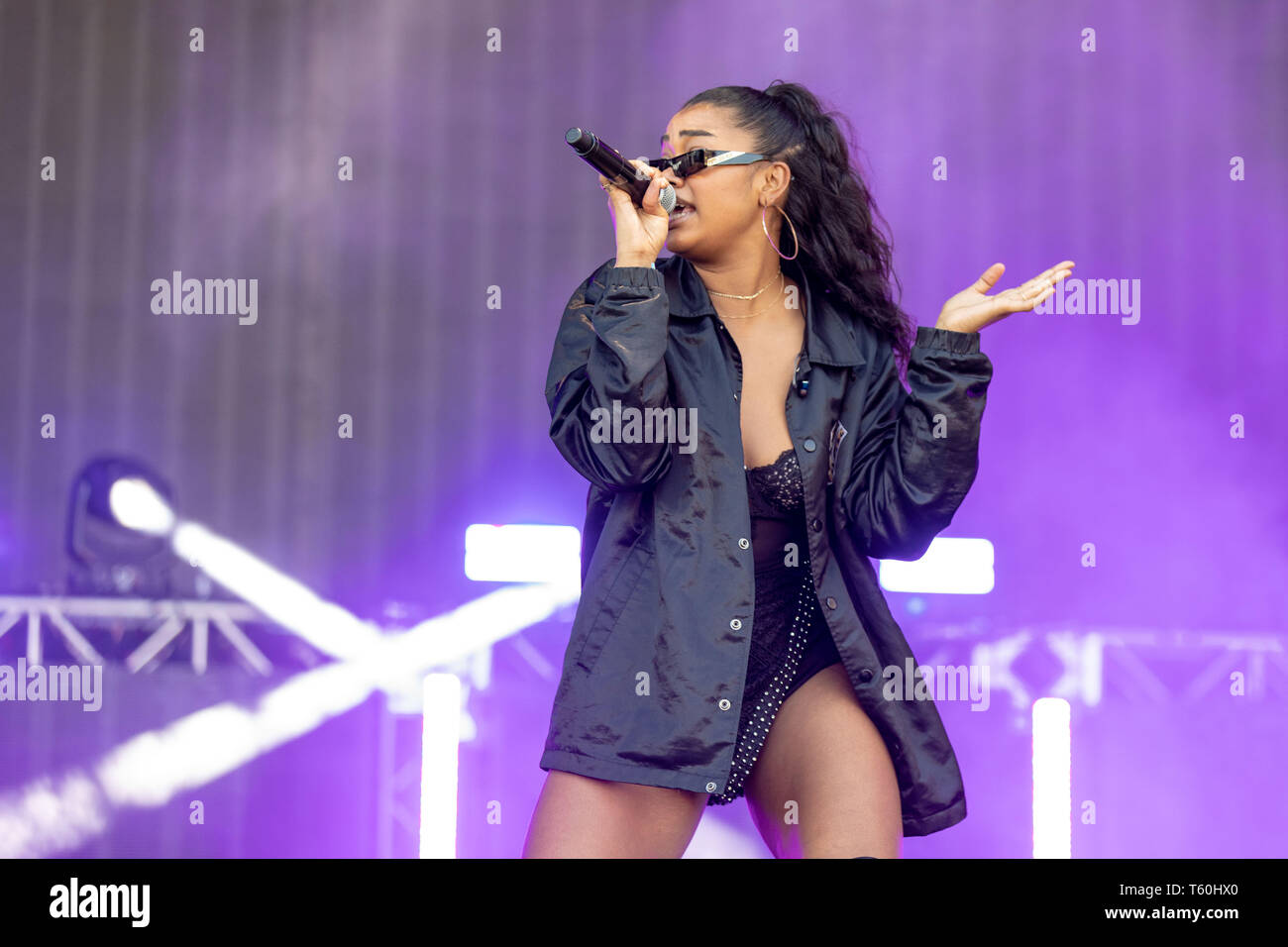 Amber Mark Singer High Resolution Stock Photography and Images - Alamy