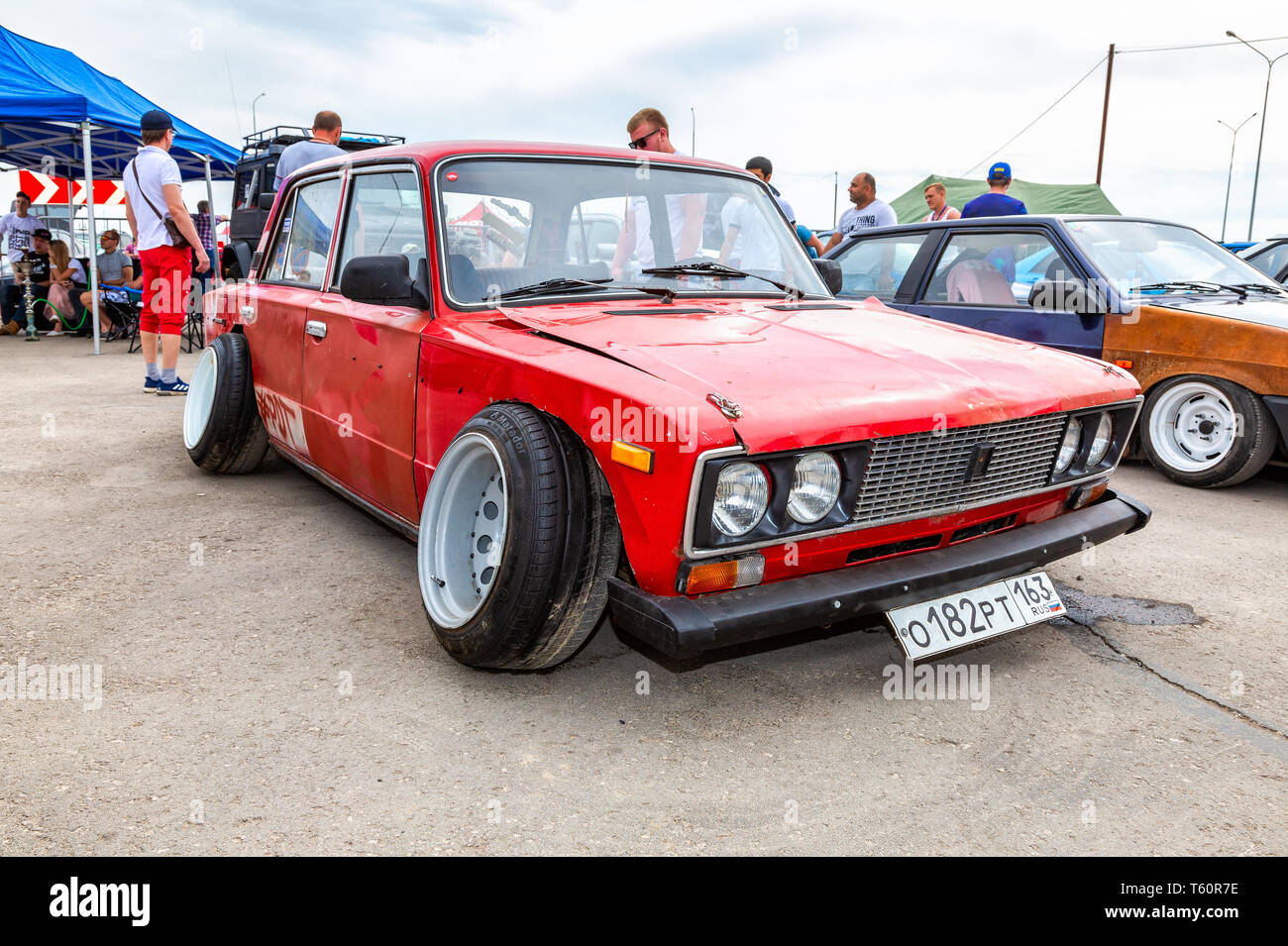 Old russian red car lada hi-res stock photography and images - Alamy