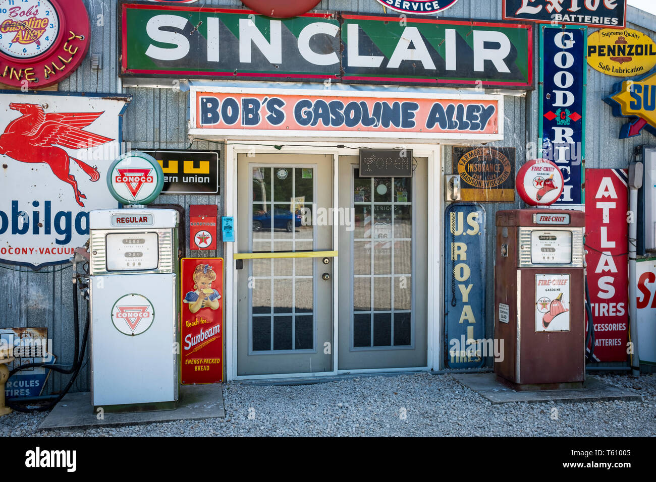 Classic Bob's Gasoline Alley collection of U.S. Route 66 related stuff  outside Cuba, Missouri, USA Stock Photo - Alamy