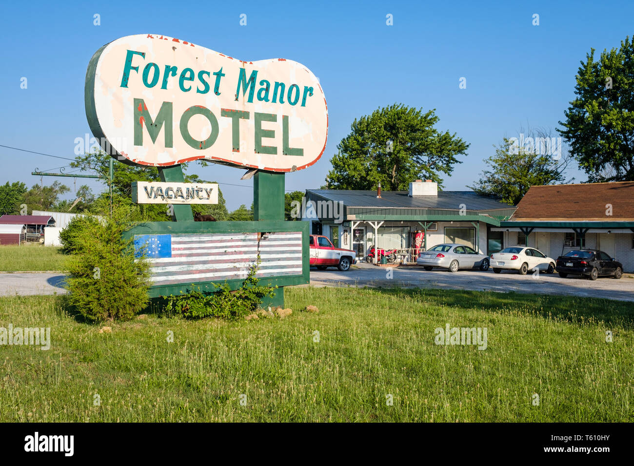 Classic Forest Manor Motel on historic U.S. Route 66 in Lebanon