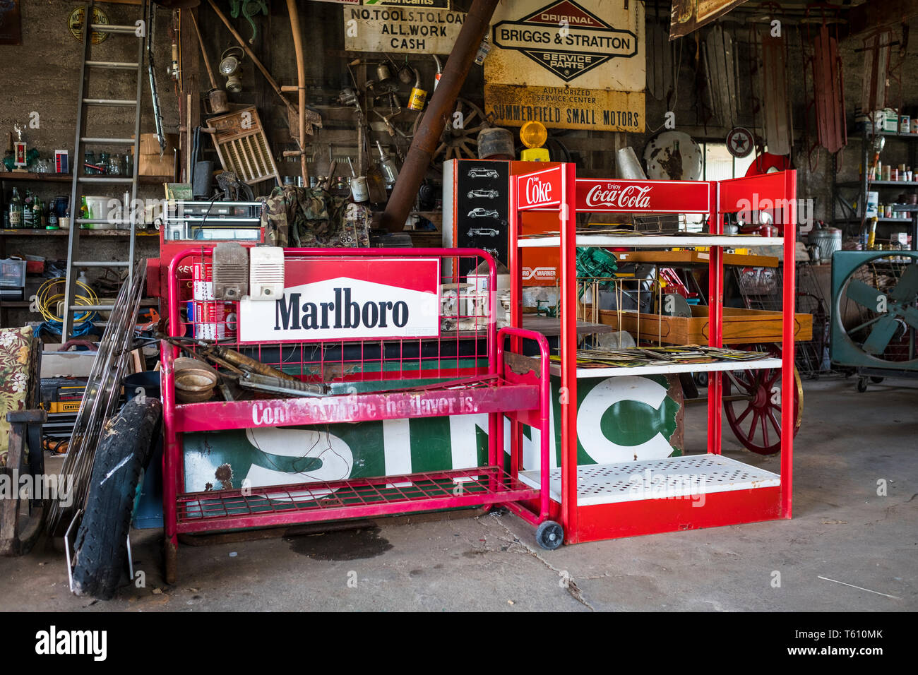 Historic Gary's Gay Parita gas station on U.S. Route 66 at Paris