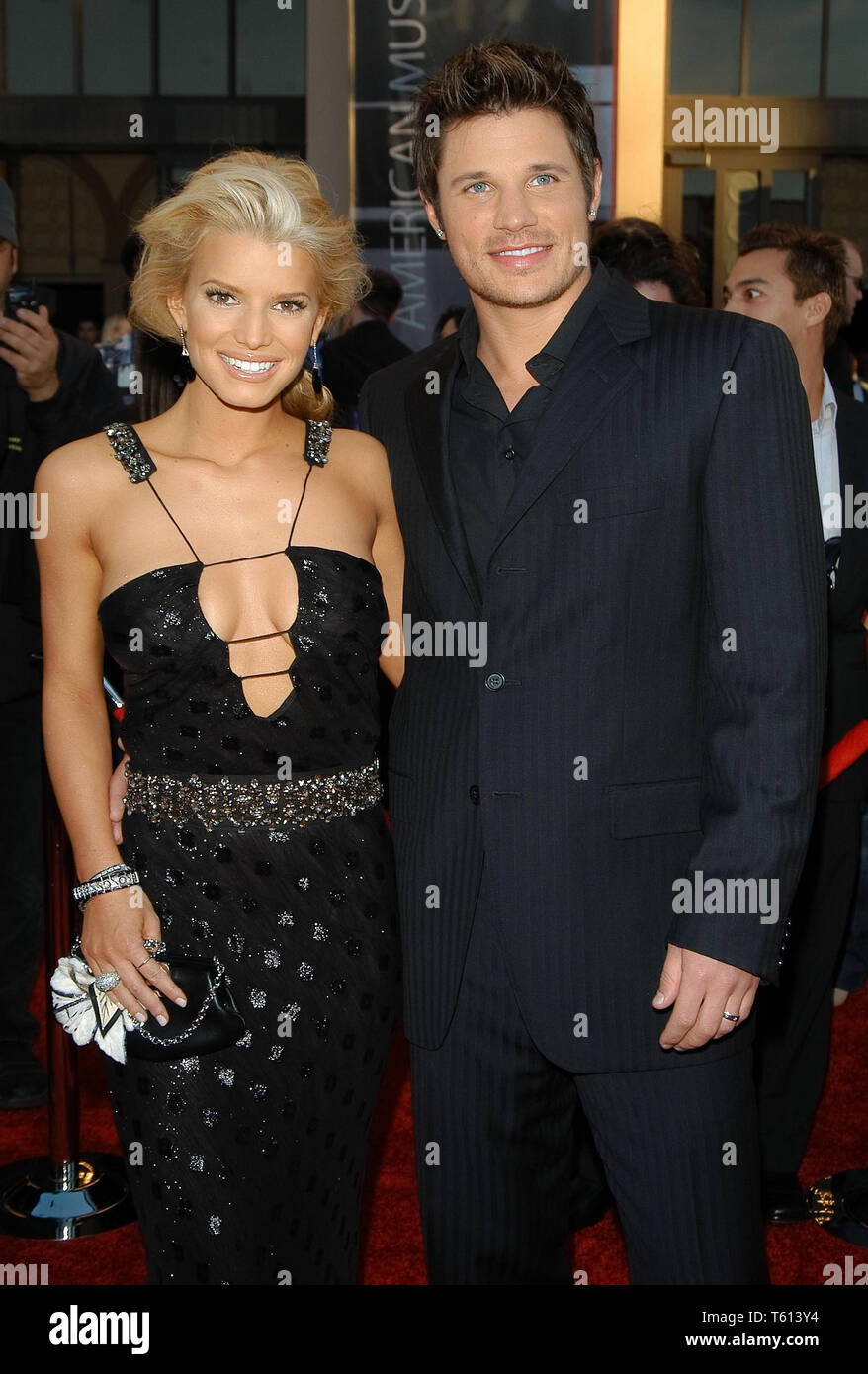Jessica Simpson And Husband Nick Lachey At The 32nd Annual American Music Awards Arrivals Held At The Shrine Auditorium In Los Angeles Ca The Event Took Place On Sunday November 14